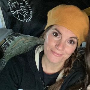 Meet your Posher, Joni